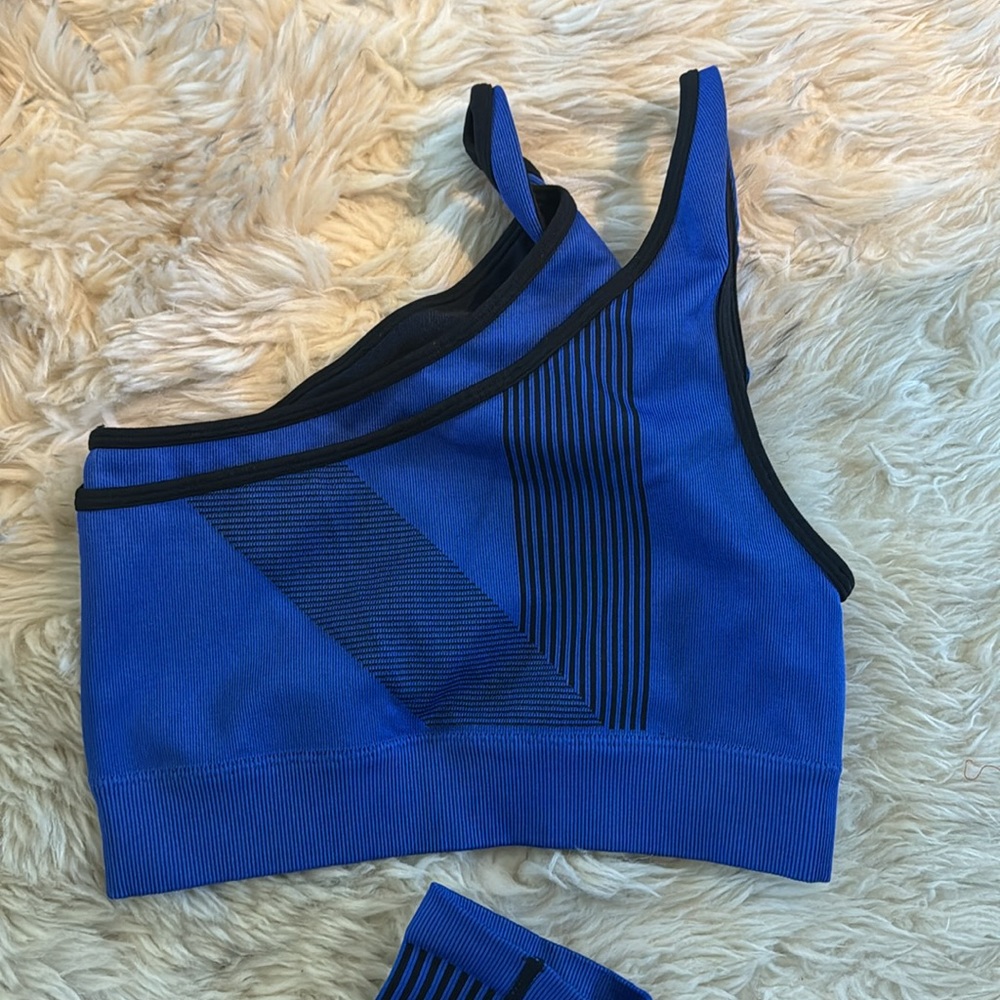 Fabletics Work Out Set - image 2